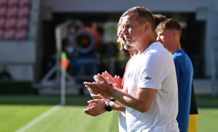 Sokolíci s jednou prehrou a jednou remízou so susedmi